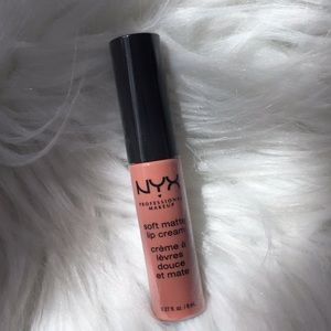COPY - NYX Matte lip cream (CABO)